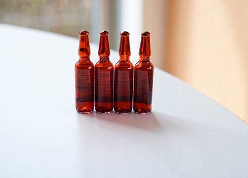 Ампулы бордового цвета